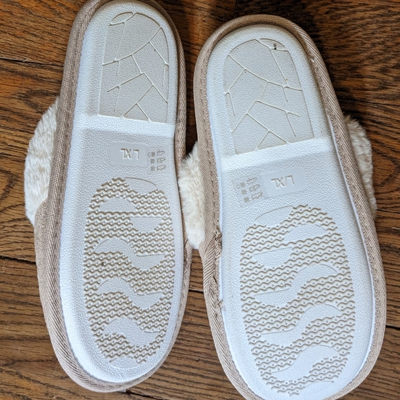 Chinese Laundry - Picture 4 of 7